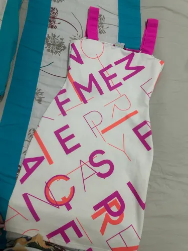 Vestido lança perfume 