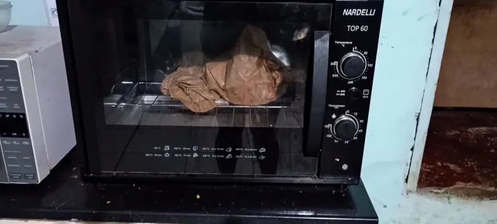 Forno elétrico com 6 meses qu e comprei usei 2 vezes valor 400