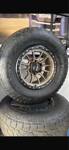 Pneu ToyoTires 285/70 aro 17