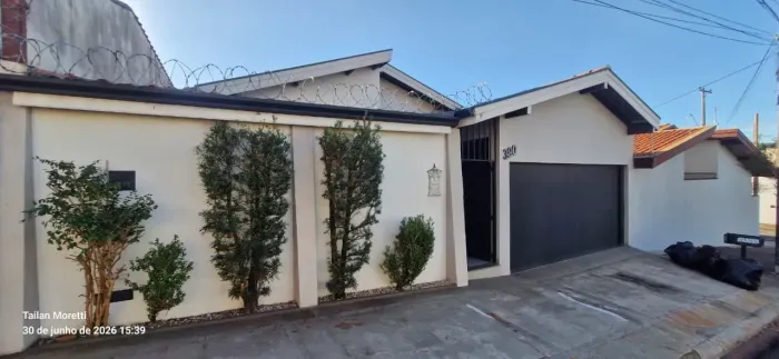 Casa para venda tem 210 metros quadrados com 4 quartos em Jardim Antonina - Jaú - São Paul