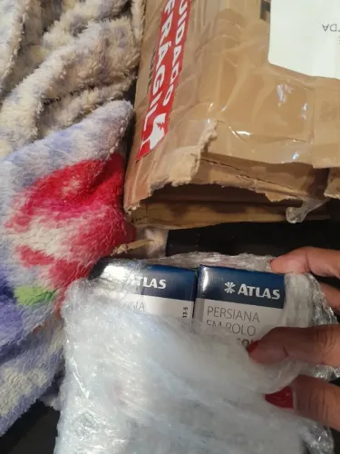 Vendo persiana em rolo tela solar. Medidas: 1,6 de altura por 1,0 de largura 