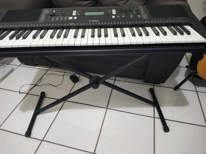 Teclado Yamaha PSR-E373 (Teclas Sensitivas) + Suporte + Banqueta + Bag