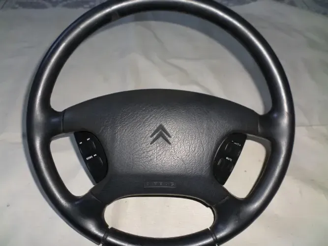 Volante Com controle de volume e estação Citroen Xantia 1998 A 2001 -AD 134