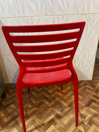 Três cadeiras vermelhas Ótimo Estado | Venda em Conjunto