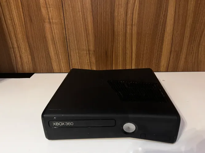 Xbox 360 slim seminovo e desbloqueado
