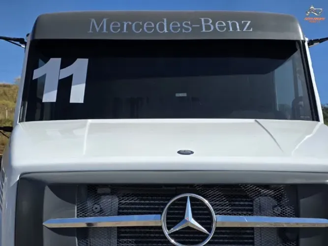MERCEDES-BENZ 1634 LS 4X2 2011 CABINE LEITO 8 MARCHAS PNEUS DIANTEIROS 100%