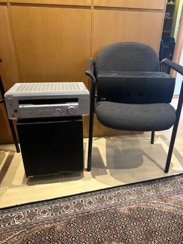 Conjunto Caixas de som e Subwoofer BW + receptor de aúdio e vídeo Sony 