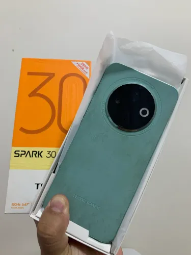 Spark 30C 256GB 16GB RAM Aceito Troca