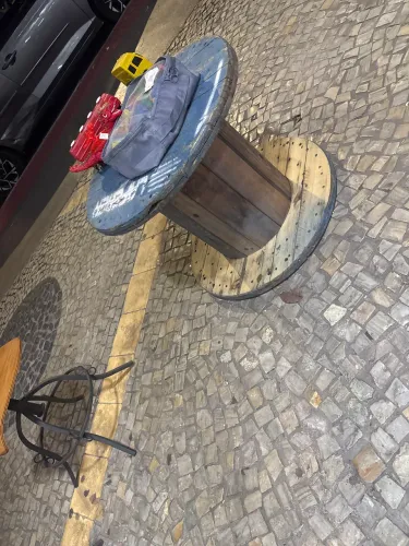 Carretel de madeira