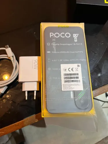 Poco F7 zerado na caixa com todos os acessórios 512 gb de armazenamento e 12 GB de ram 