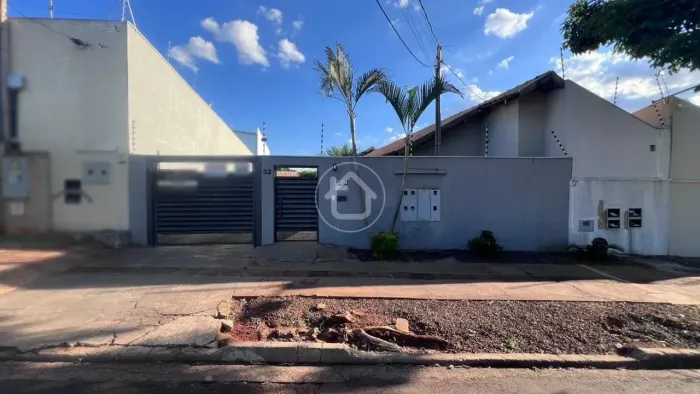 CASA EM CONDOMÍNIO NO MONTE CASTELO