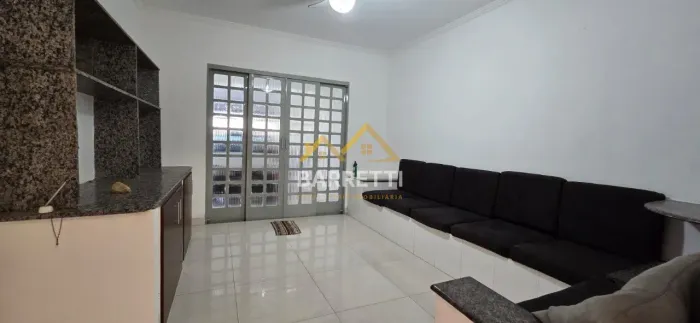 Casa para locação no Jardim Nova Iguaçu 4 dormitórios, 3 cozinhas, 4 banheiros , 2 vagas G