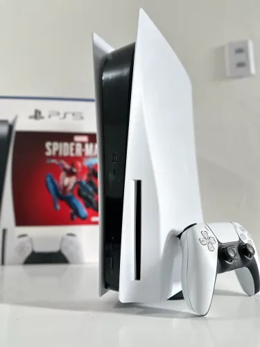 PlayStation 5 | COM LEITOR DE MÍDIA FÍSICA