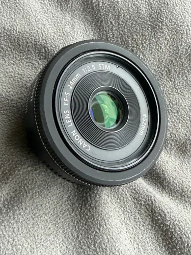 Lente Canon EF-s 24mm 2.8