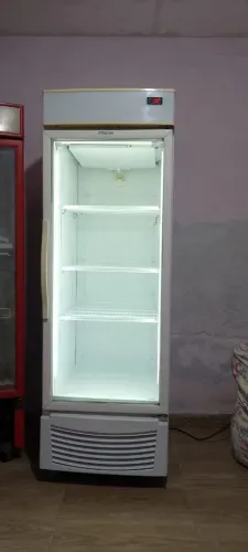 Vendo cervejeiro porta de vidro 3.200 tel *39