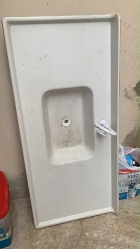 Vendo pia completa com torneira