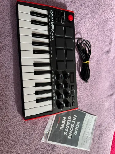 Controladora MIDI akai MPK mini mk3