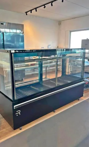 EXPOSITOR AÇOUGUE REFRIMATE VANGUARD TOP 2M AR FORÇADO COM GANCHEIRAS E LED 4000K R$ 10499