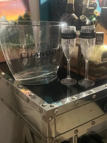 Chandon taça e porta gelo e garrafa 