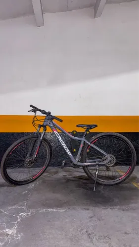 Bicicleta Oggi Seminova