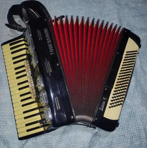 Acordeon Todeschini super 6 