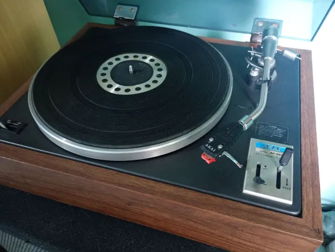 Toca disco AKAY AP-002