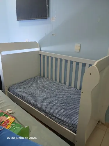 Berço americano / vira cama junto com colchão