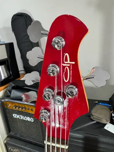 Baixo OLP StingRay MM3 5 Cordas - Exclusivo Vermelho Flamed Maple - Music Man