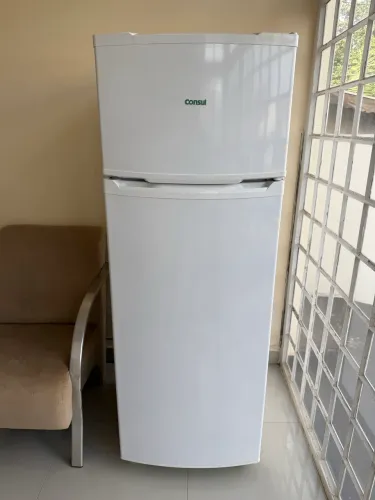 Geladeira Cônsul 330Litros 127v SEMI NOVA