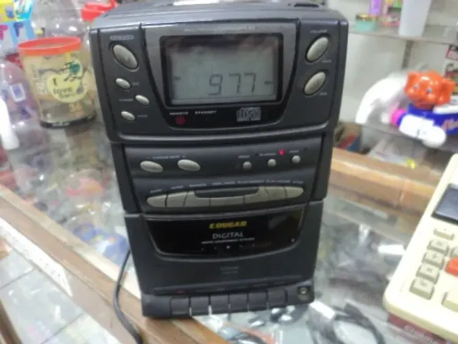 digital compacter disck player cougar
