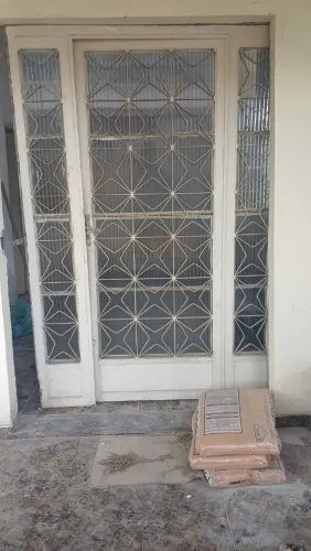 Vendo Porta de Ferro Usada!