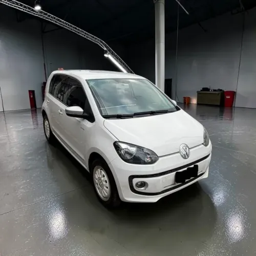 Volkswagen Up! Black/white/red 1.0 T. Flex 12V 5P 2015