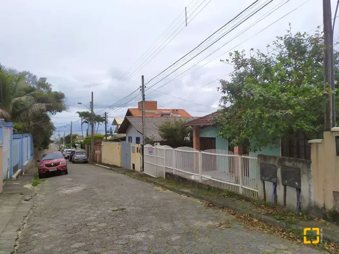 BROGNOLI VENDE - CASA RESISDENCIAL NO BAIRRO DE SAMBAQUI