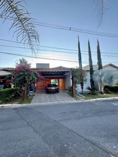 Casa em condomínio linda para locação
