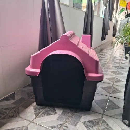 Linda Casinha de plástico pra seu cachorro ?