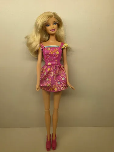 Barbie Pintora