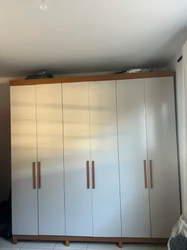 Guarda roupa semi novo