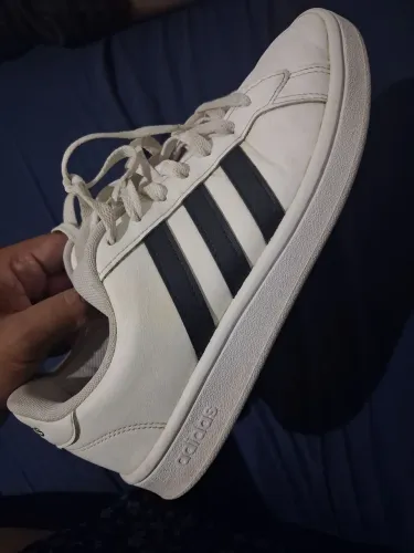 Tênis Adidas grand court