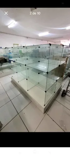 Expositores em vidro modular