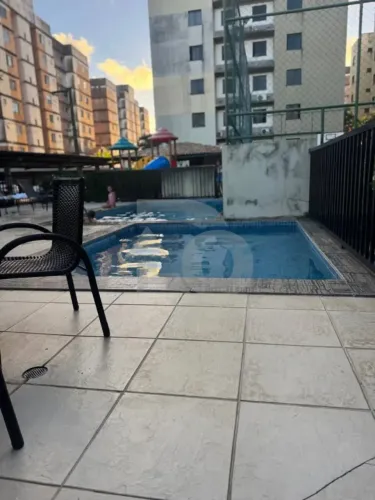 Condomínio Ilha dos Açores: 3 Quartos, Varanda e 1 Vaga de Garagem