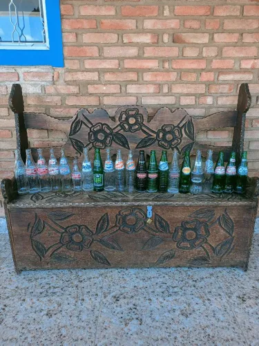Coleção de garrafas antigas