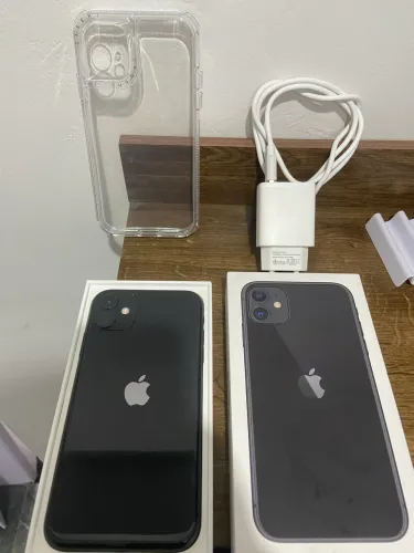 iPhone 11 64GB Preto Original + Caixa e Carregador