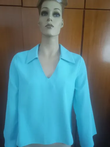 Blusa Lança Perfume Azul Claro Mangas Compridas