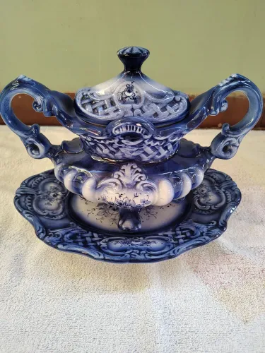 Peça de Porcelana Portuguesa