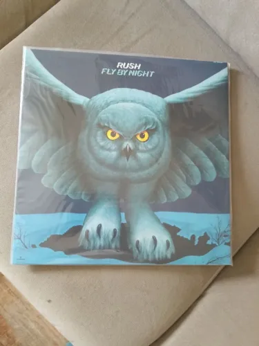 Fly By Night LP Novo!