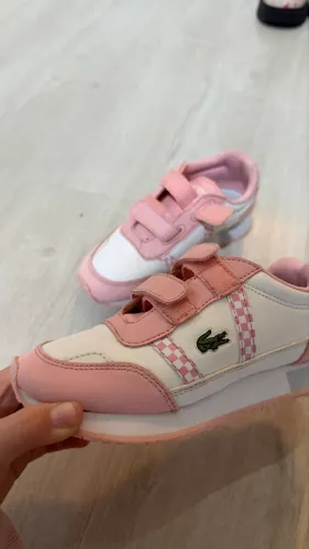 Tênis feminino Lacoste tamanho 28