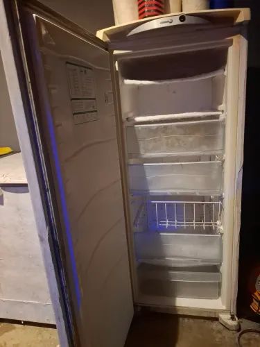 Vendo vertical usado mais em bom estado