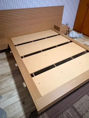 Cama de casal Queen + Colchão. NÃO VENDO SEPARADO!!