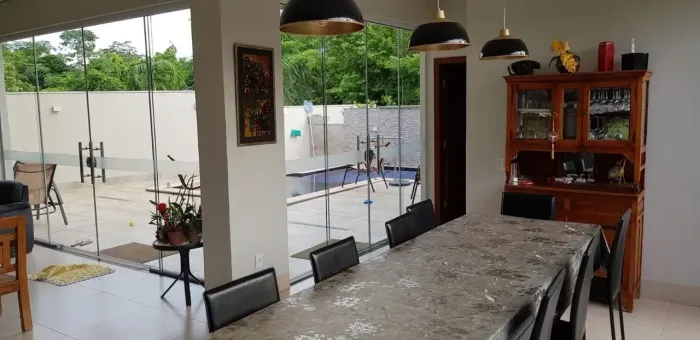 Locação: *Casa dos Sonhos em Condomínio Exclusivo*