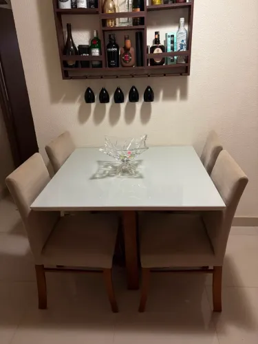 Mesa 4 cadeiras 